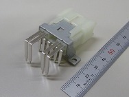 コネクタ組立画像1